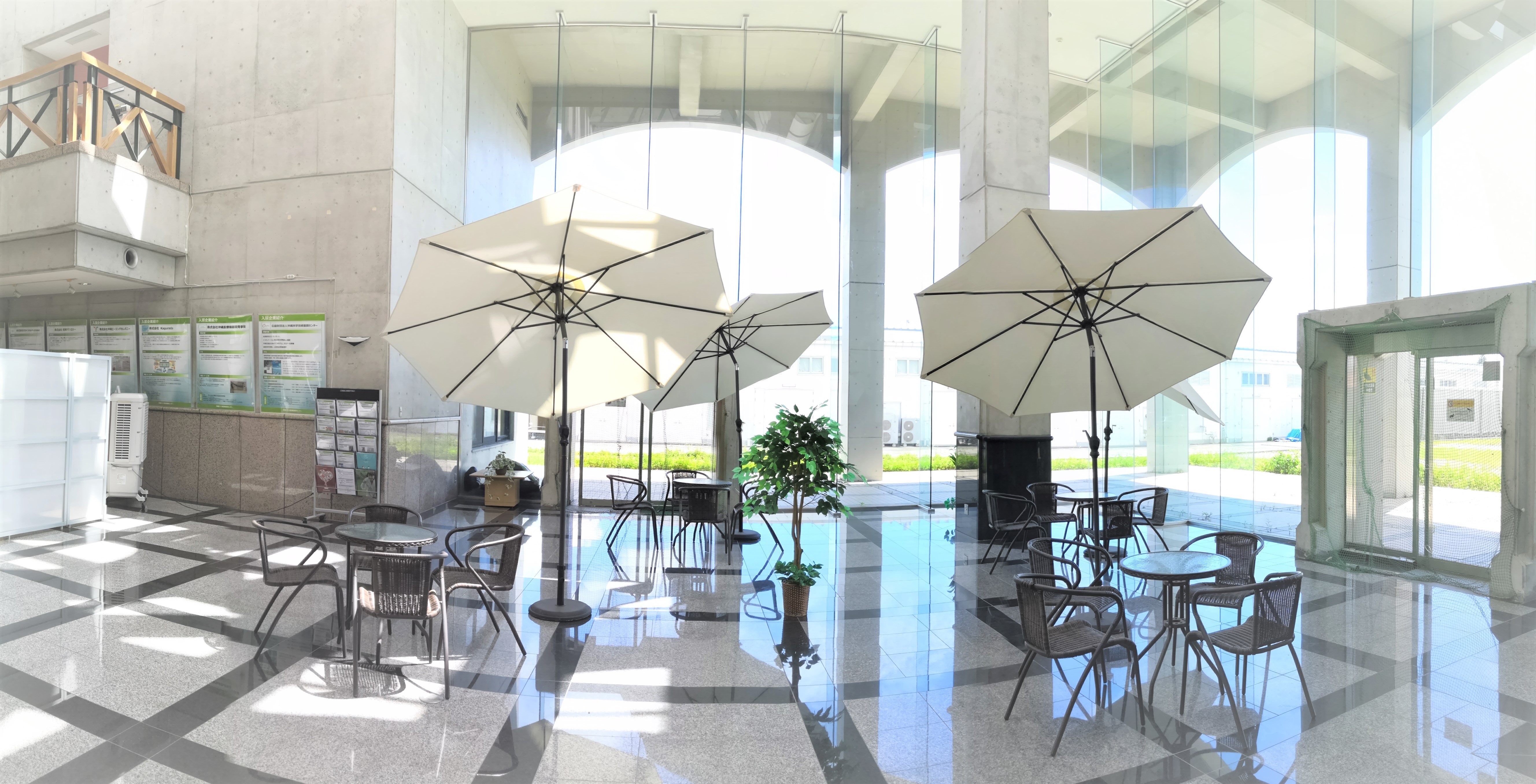 1f_entrance